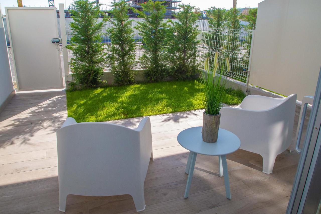 Marina Ponente Aparthotel Lido di Jesolo Ngoại thất bức ảnh