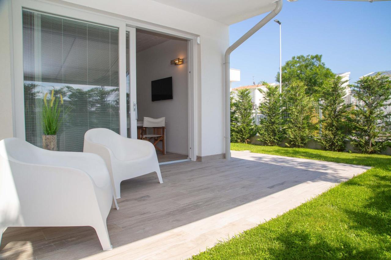 Marina Ponente Aparthotel Lido di Jesolo Ngoại thất bức ảnh