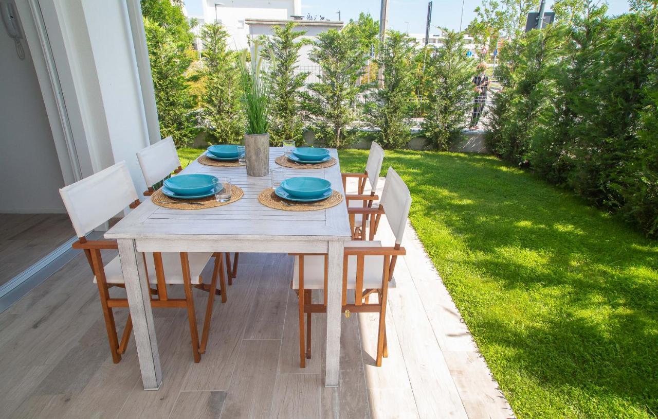 Marina Ponente Aparthotel Lido di Jesolo Ngoại thất bức ảnh